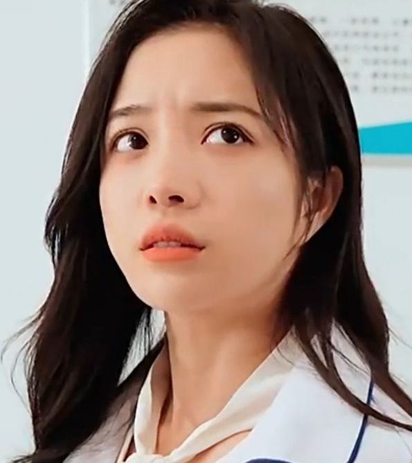 贬值之美女主播爱上我(1080)